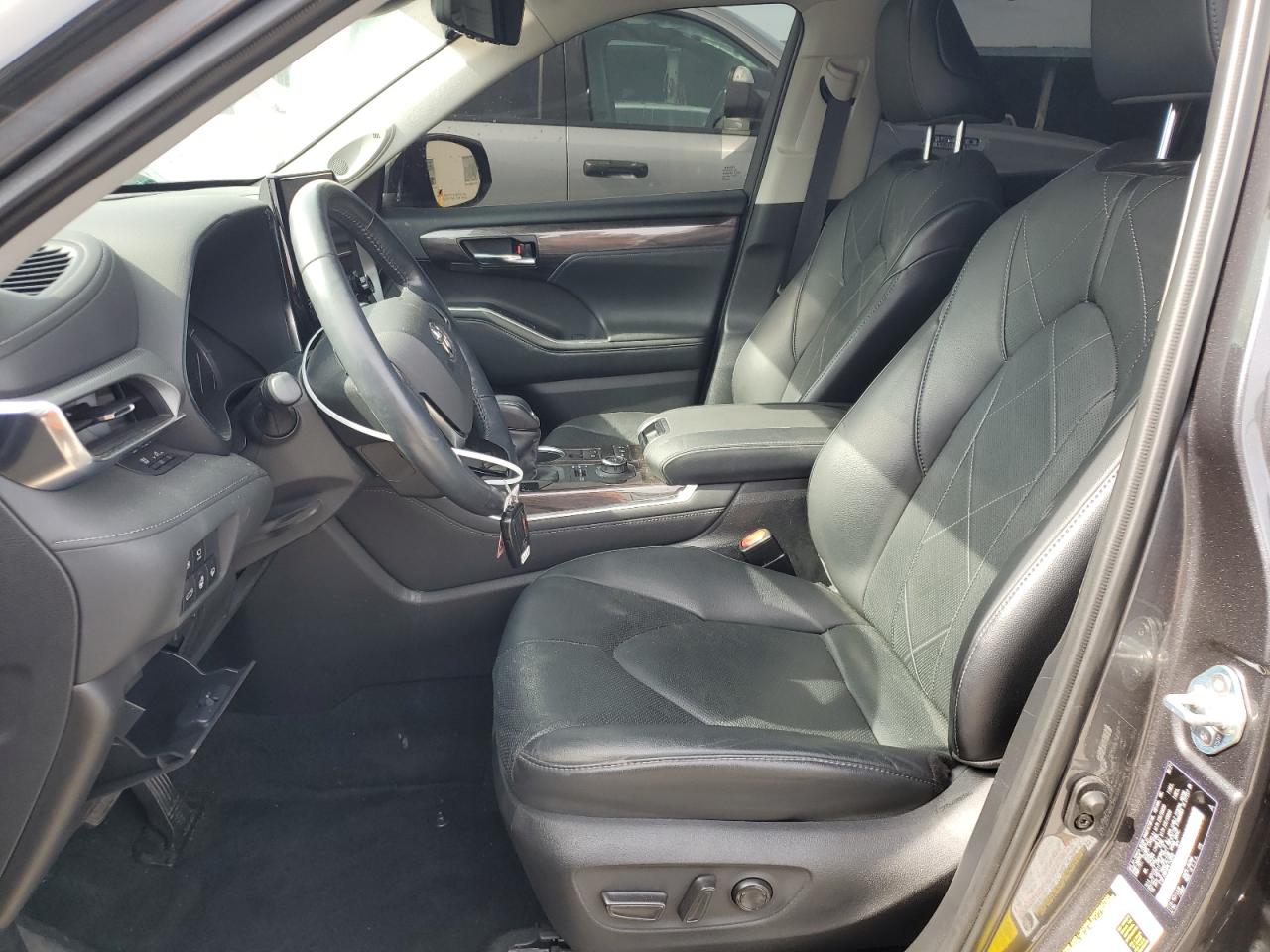 2021 Toyota Highlander - Image 7