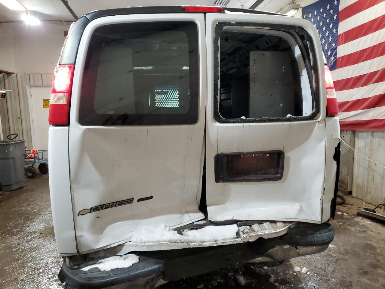 2014 Chevrolet Express - Image 6