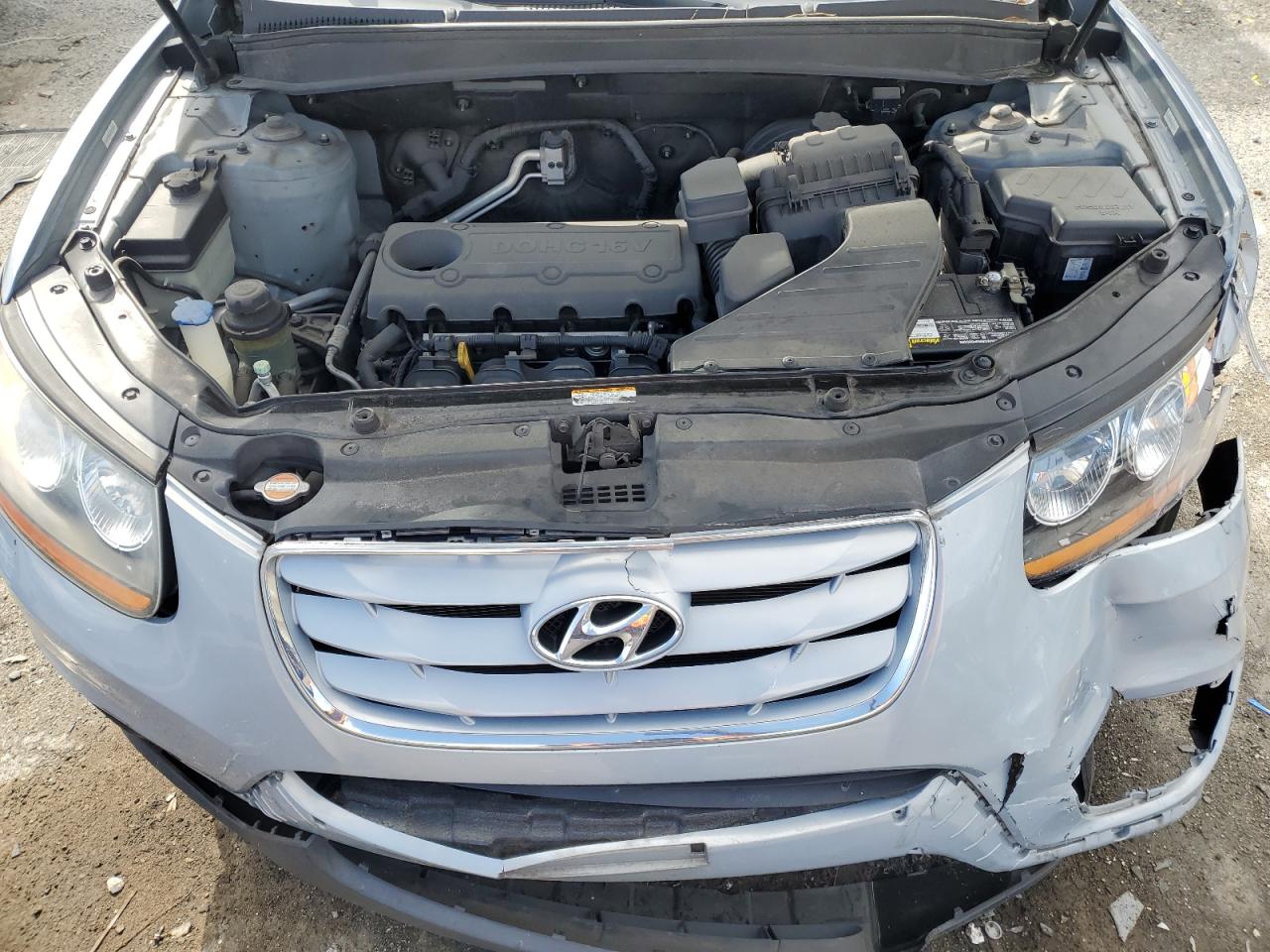 2010 Hyundai Santa Fe - Image 12