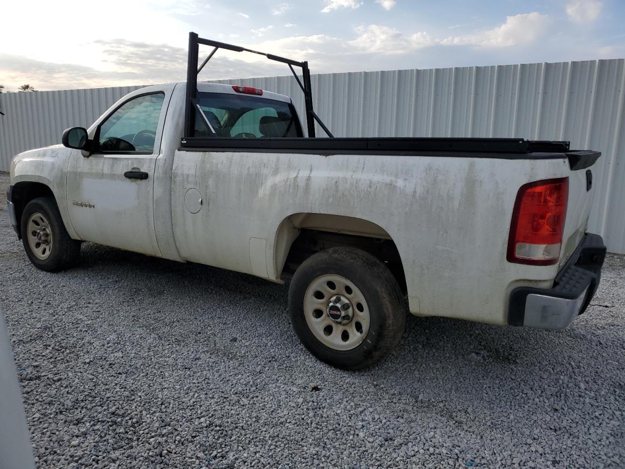 2013 GMC Sierra - Image 2
