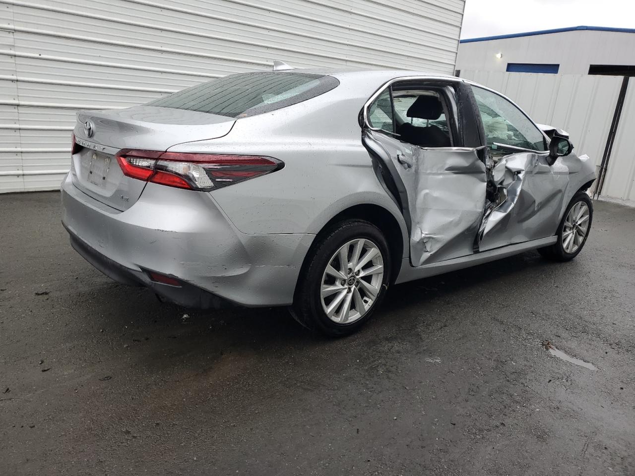 2021 Toyota Camry - Image 3