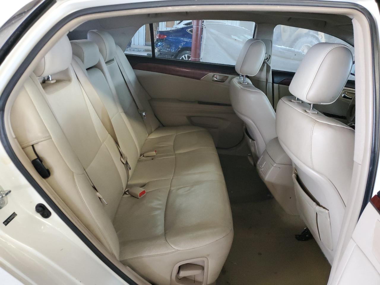 2011 Toyota Avalon - Image 10
