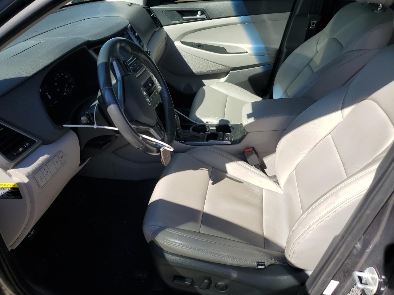 2016 Hyundai Tucson - Image 7