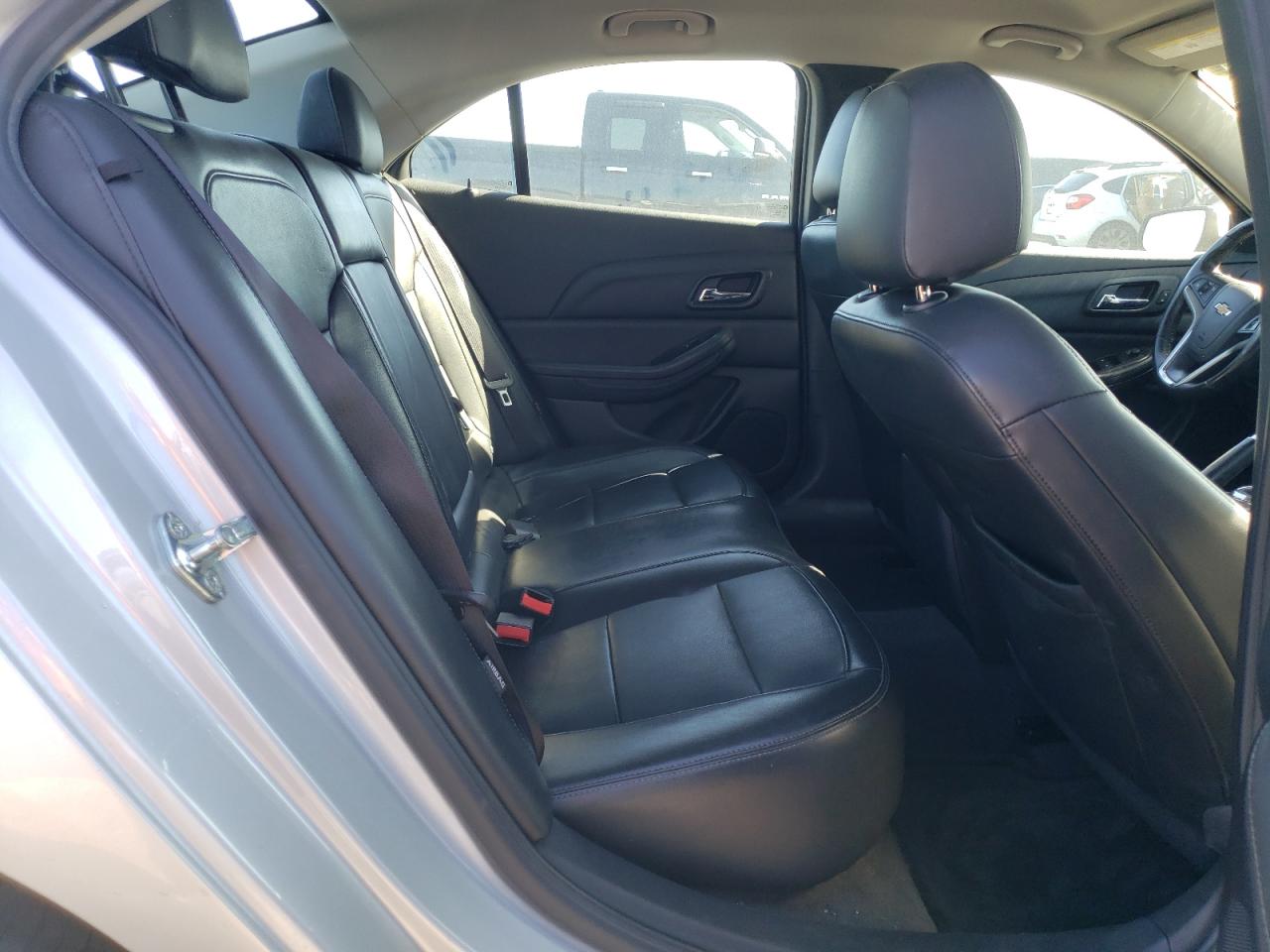 2016 Chevrolet Malibu - Image 10