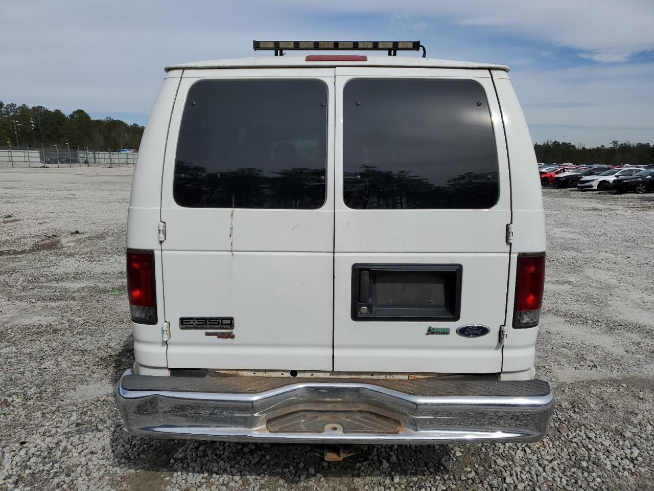 2011 Ford Econoline - Image 6