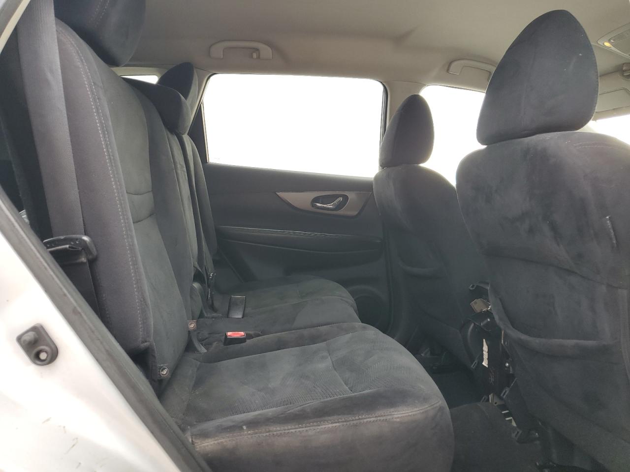 2016 Nissan Rogue - Image 11