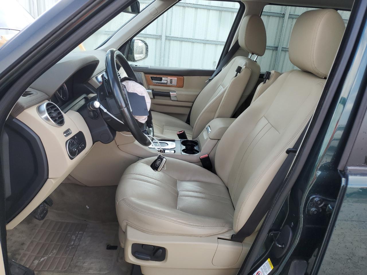 2015 Land Rover LR4 - Image 7