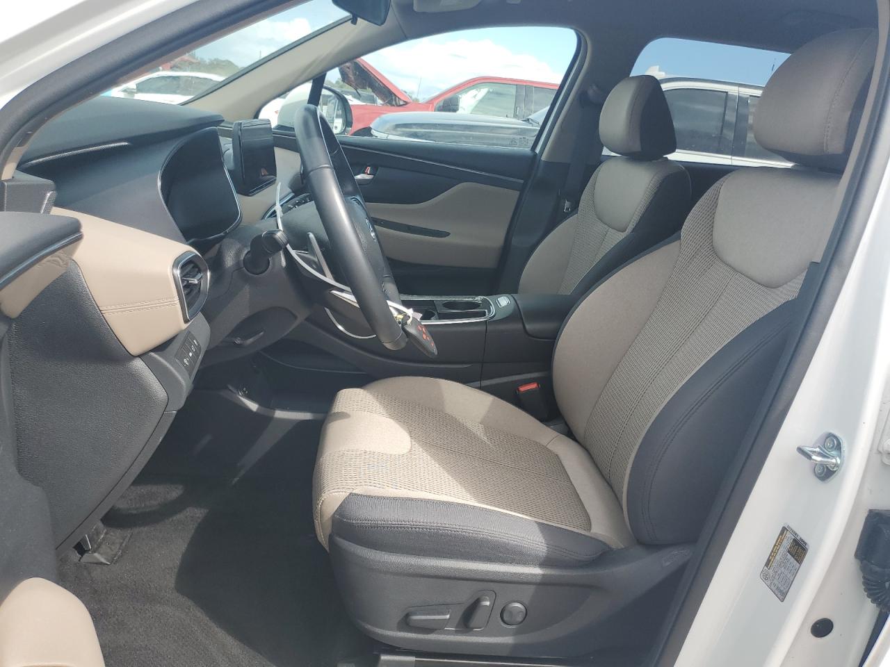 2023 Hyundai Santa Fe - Image 7