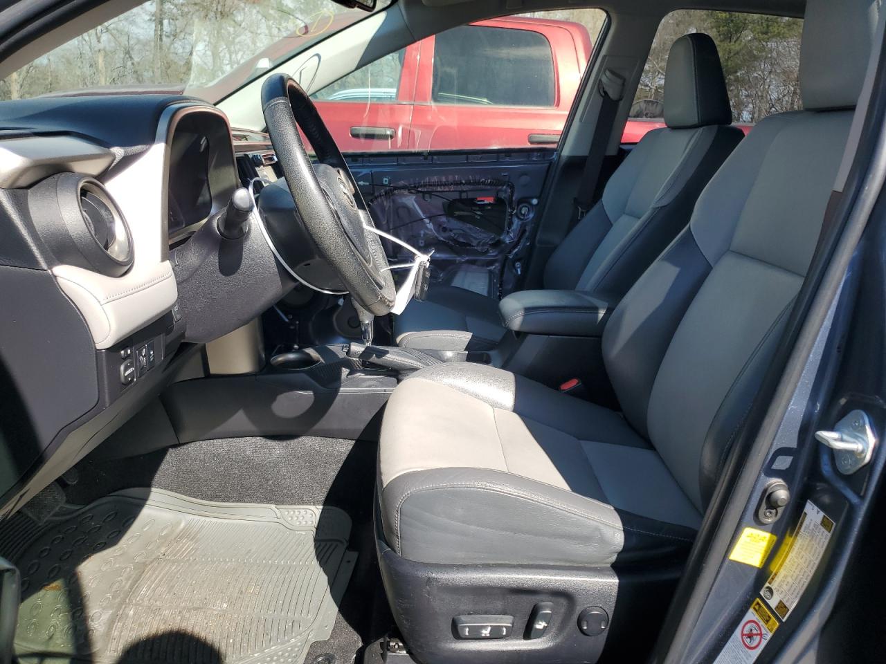 2013 Toyota RAV 4 - Image 7