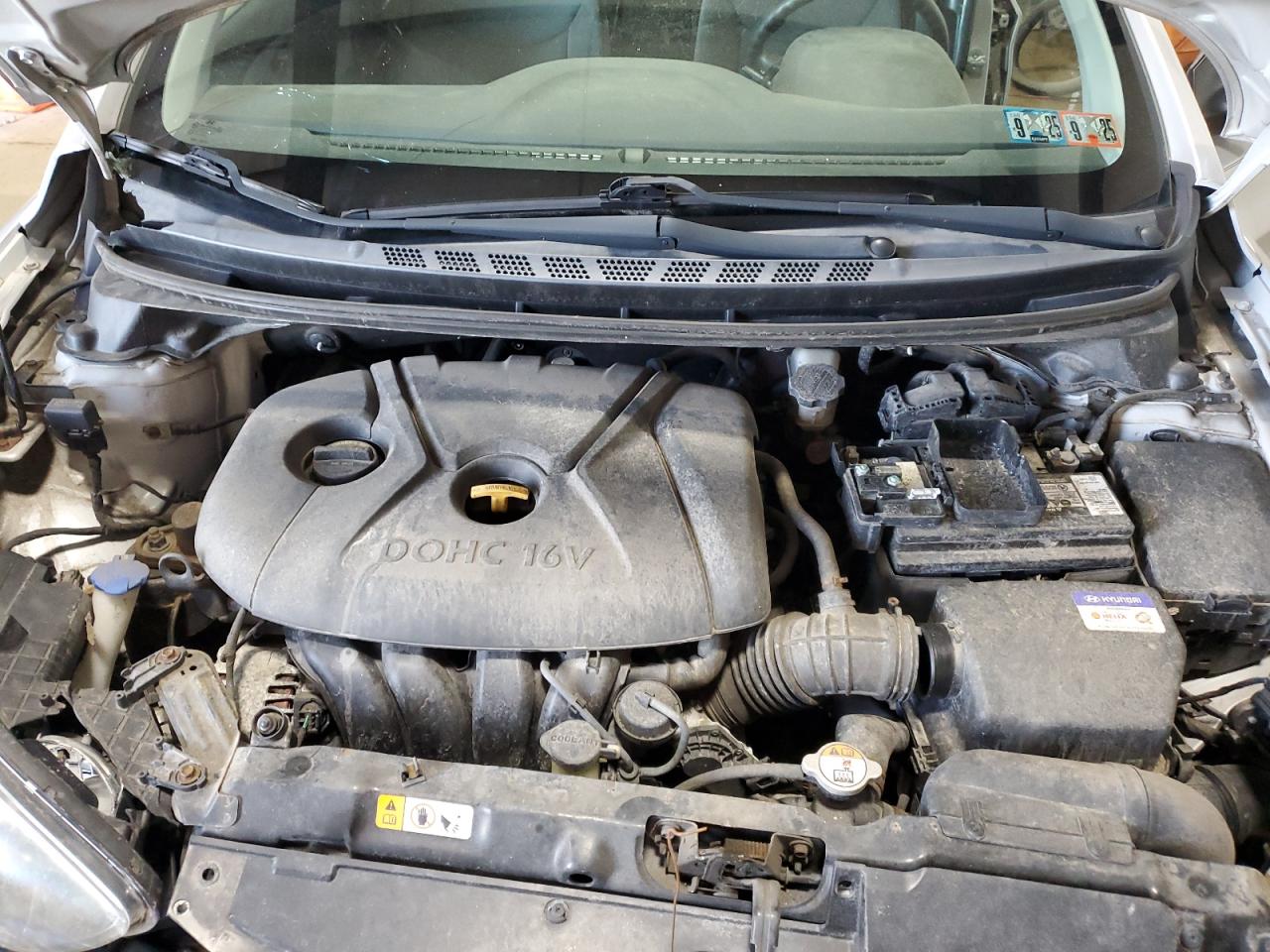 2013 Hyundai Elantra - Image 11