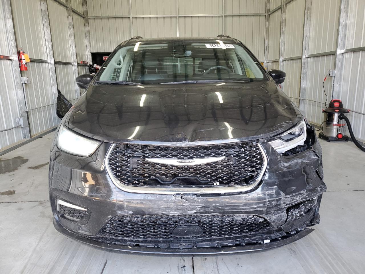 2022 Chrysler Pacifica - Image 5