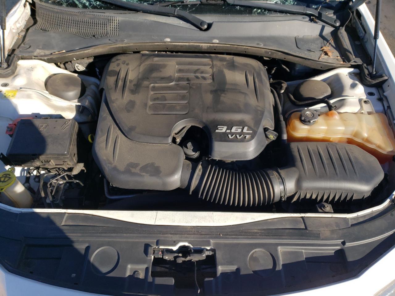 2012 Chrysler 300 - Image 13