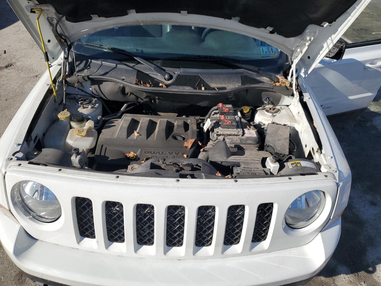 2016 Jeep Liberty (Patriot) - Image 12