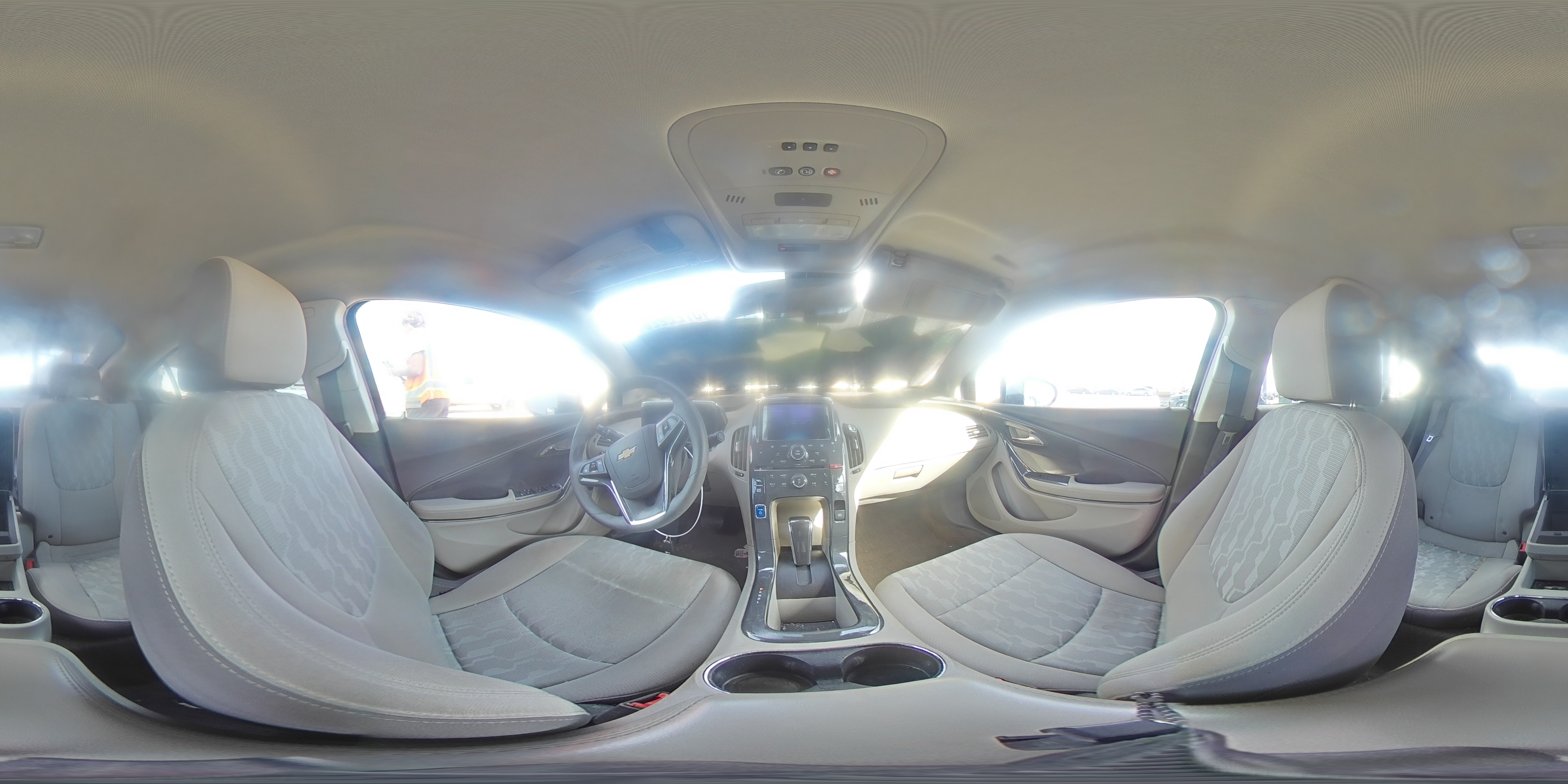 2013 Chevrolet Volt - Image 12