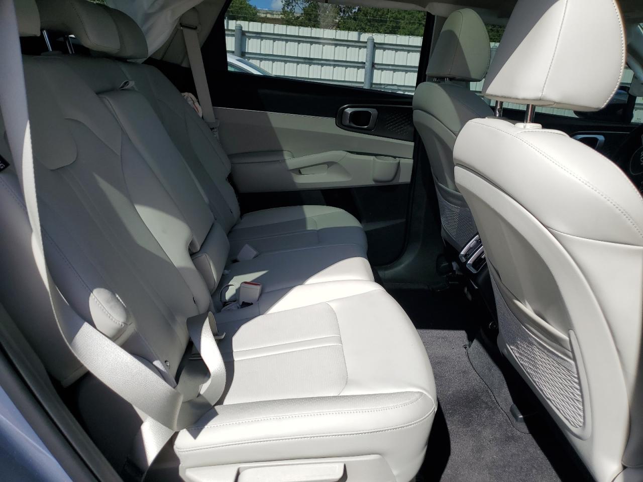 2024 Kia Sorento - Image 12