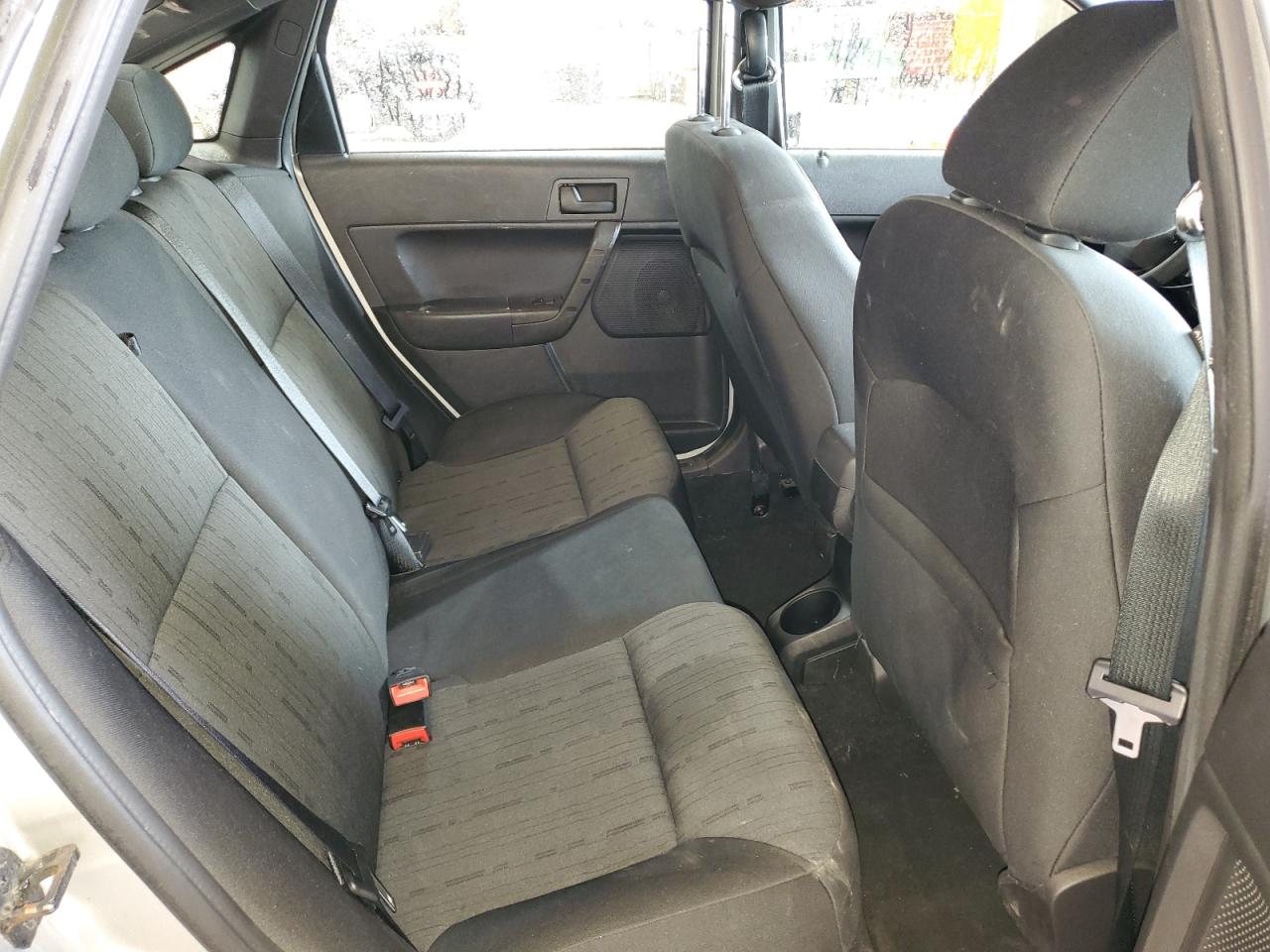 2010 Ford Focus - Image 10