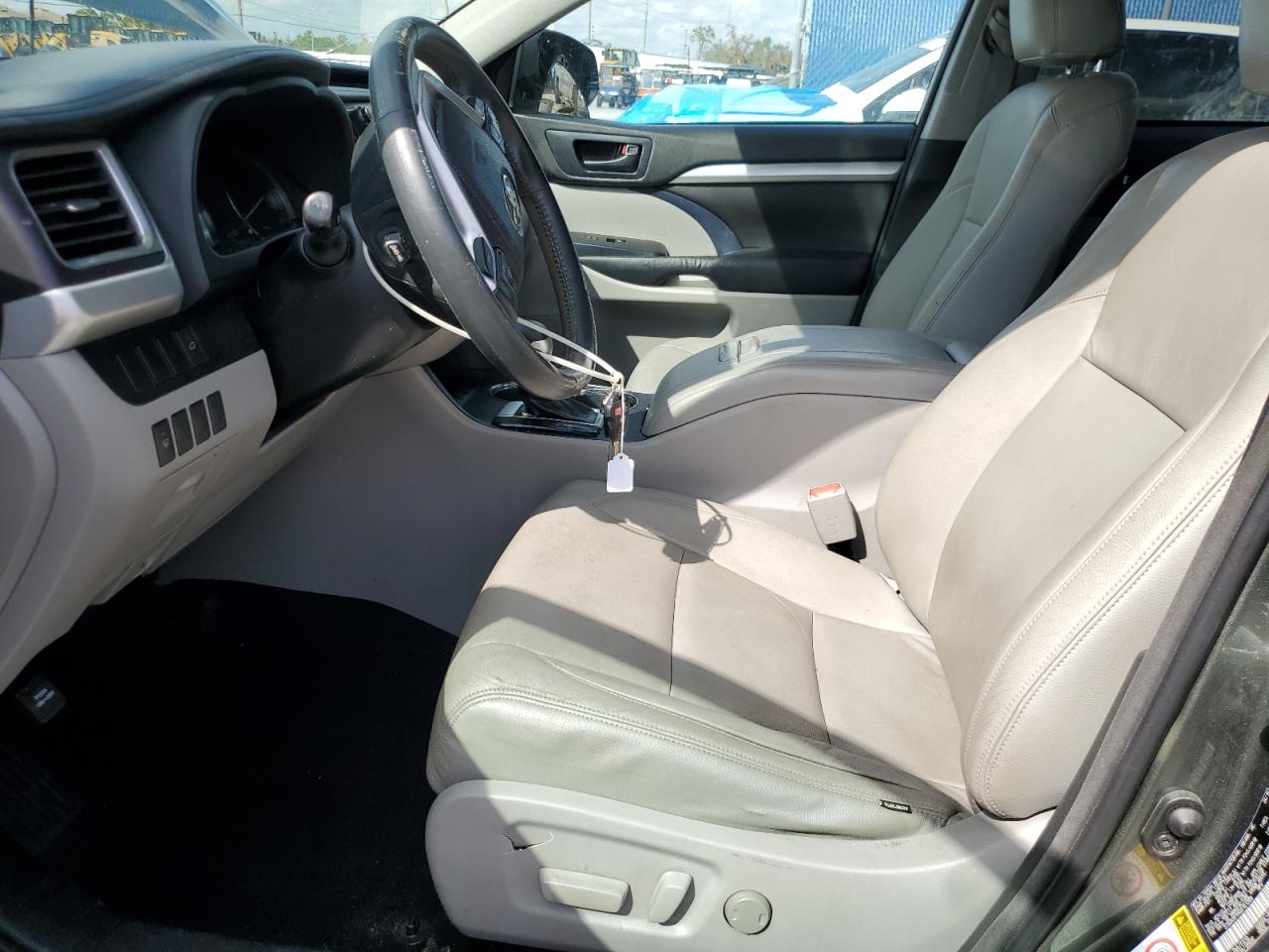 2016 Toyota Highlander - Image 7