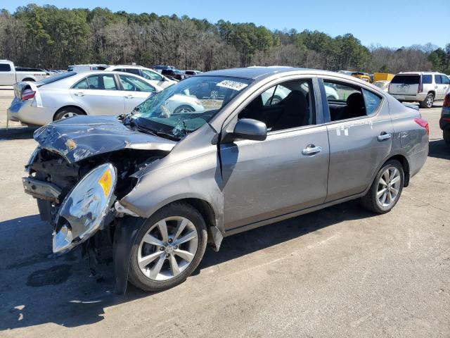 Sedans NISSAN VERSA 2014 Srebrny