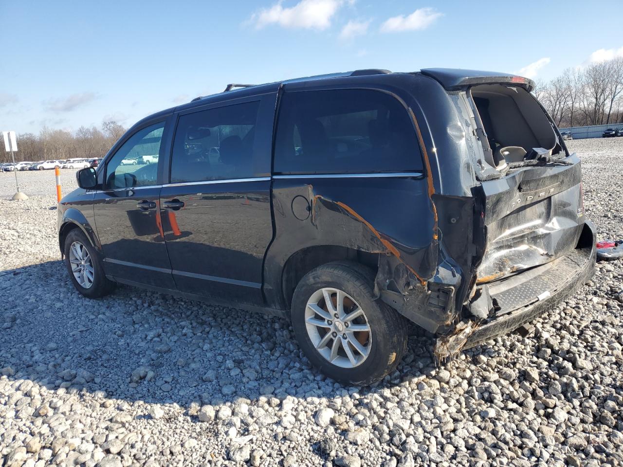 2019 Dodge Caravan - Image 2