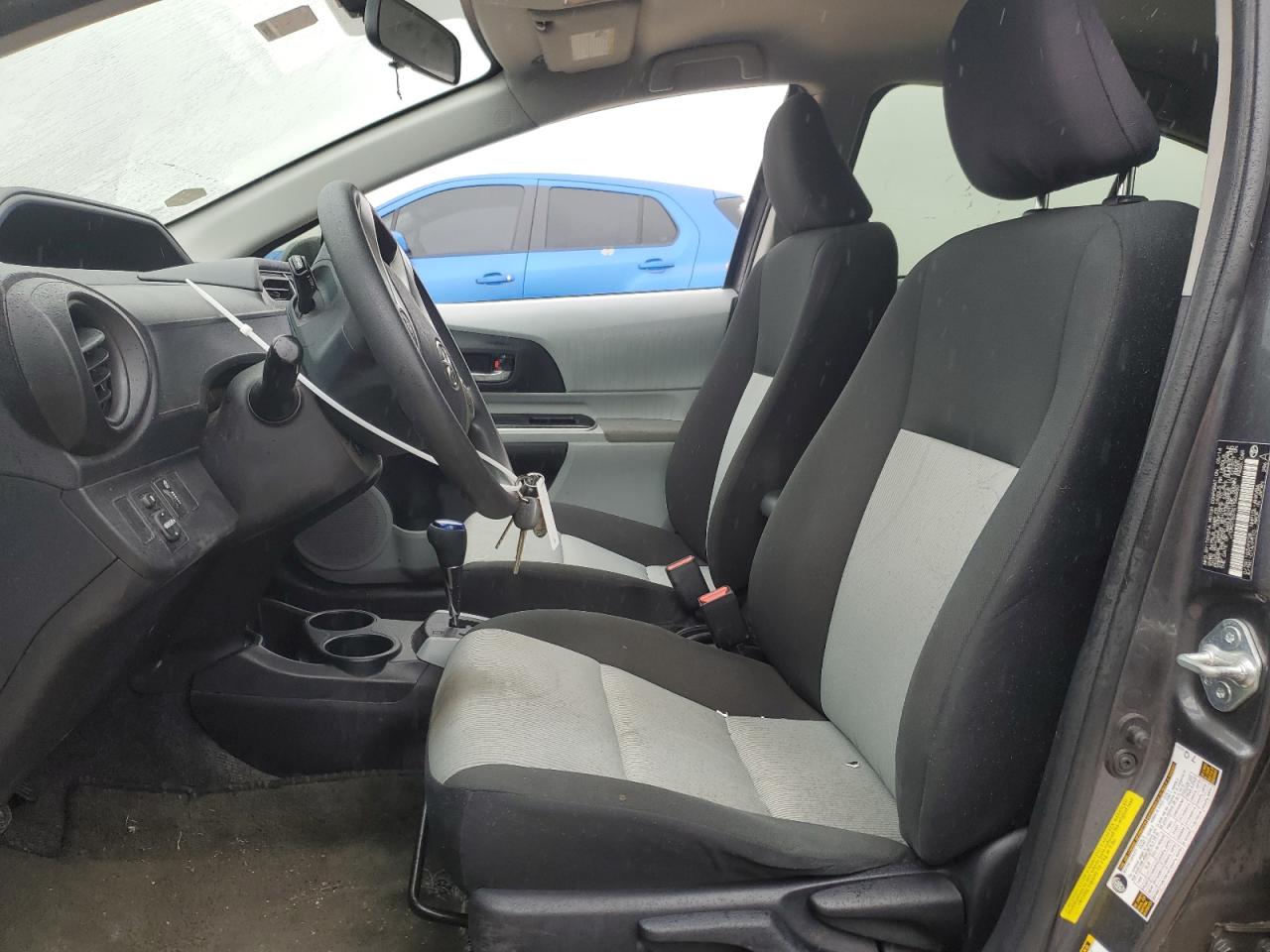 2014 Toyota Prius - Image 7
