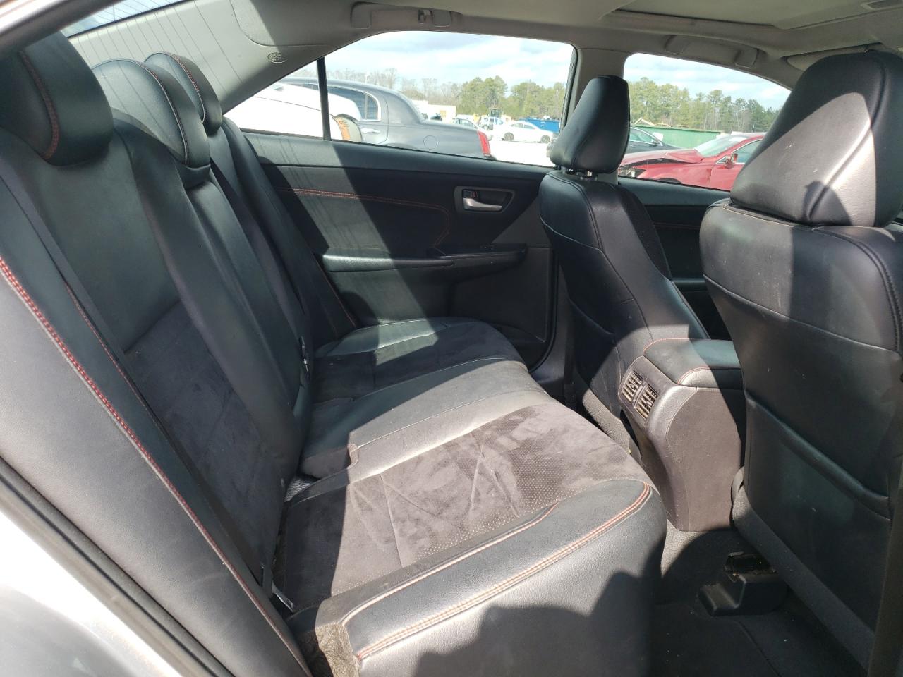 2015 Toyota Camry - Image 10