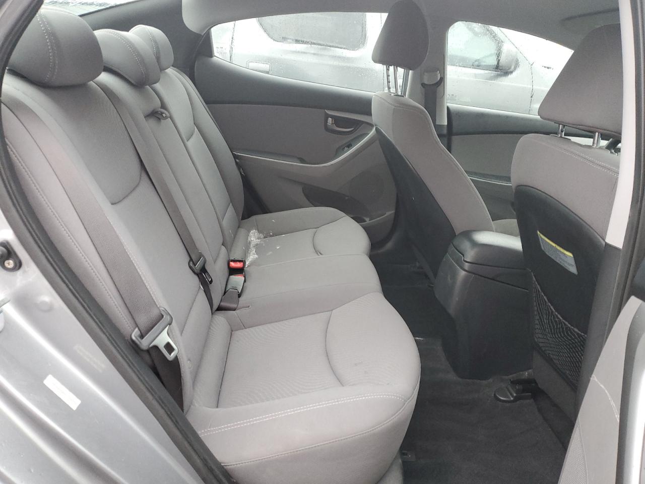 2014 Hyundai Elantra - Image 10