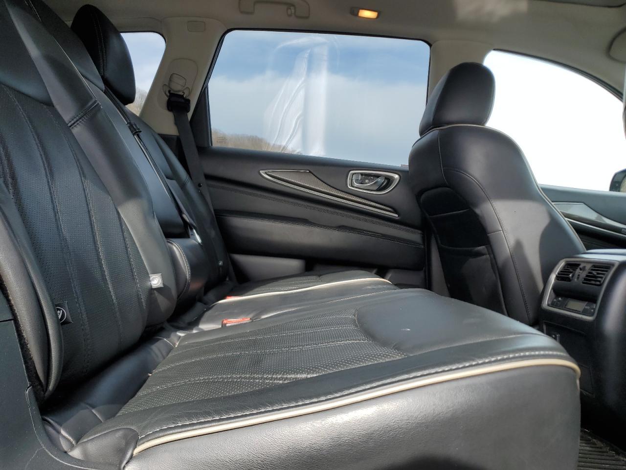 2018 Infiniti QX60 - Image 11