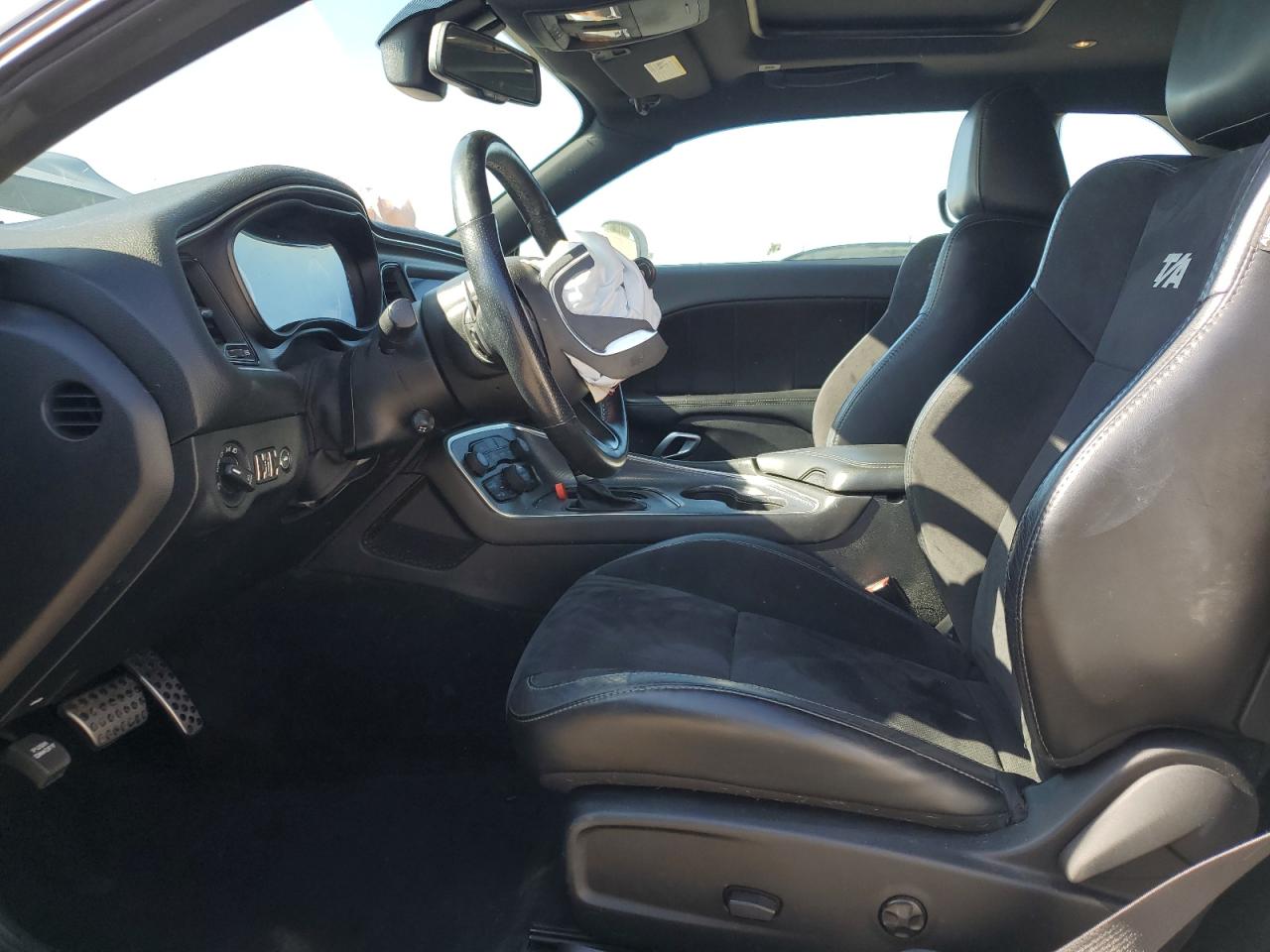 2017 Dodge Challenger - Image 7