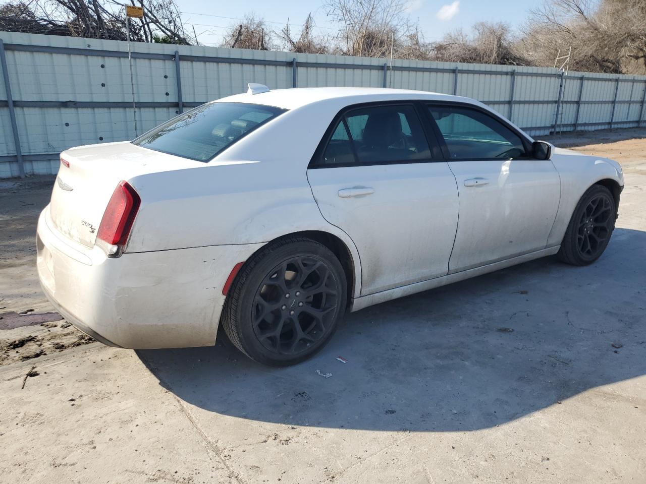 2019 Chrysler 300 - Image 3