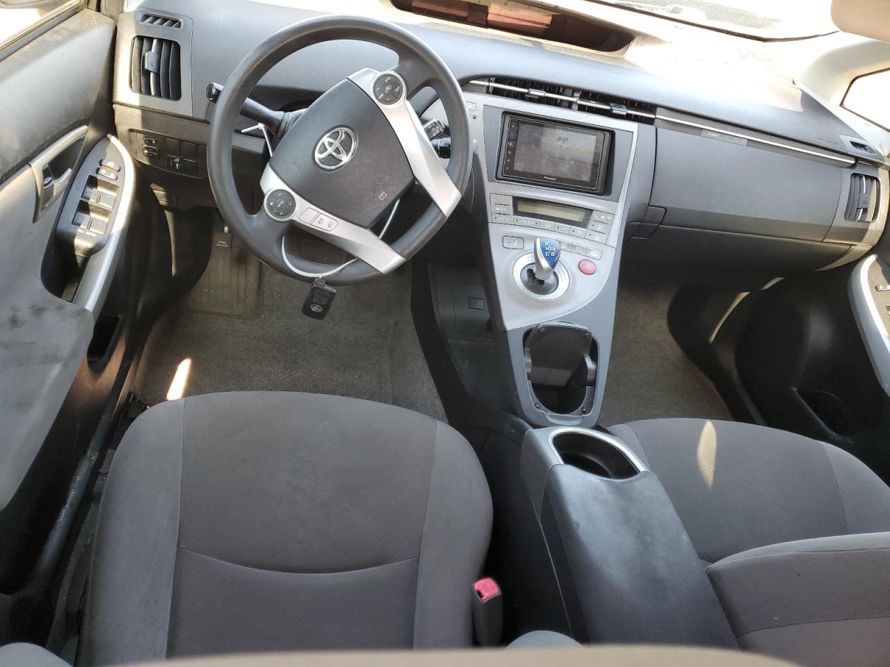 2013 Toyota Prius - Image 8