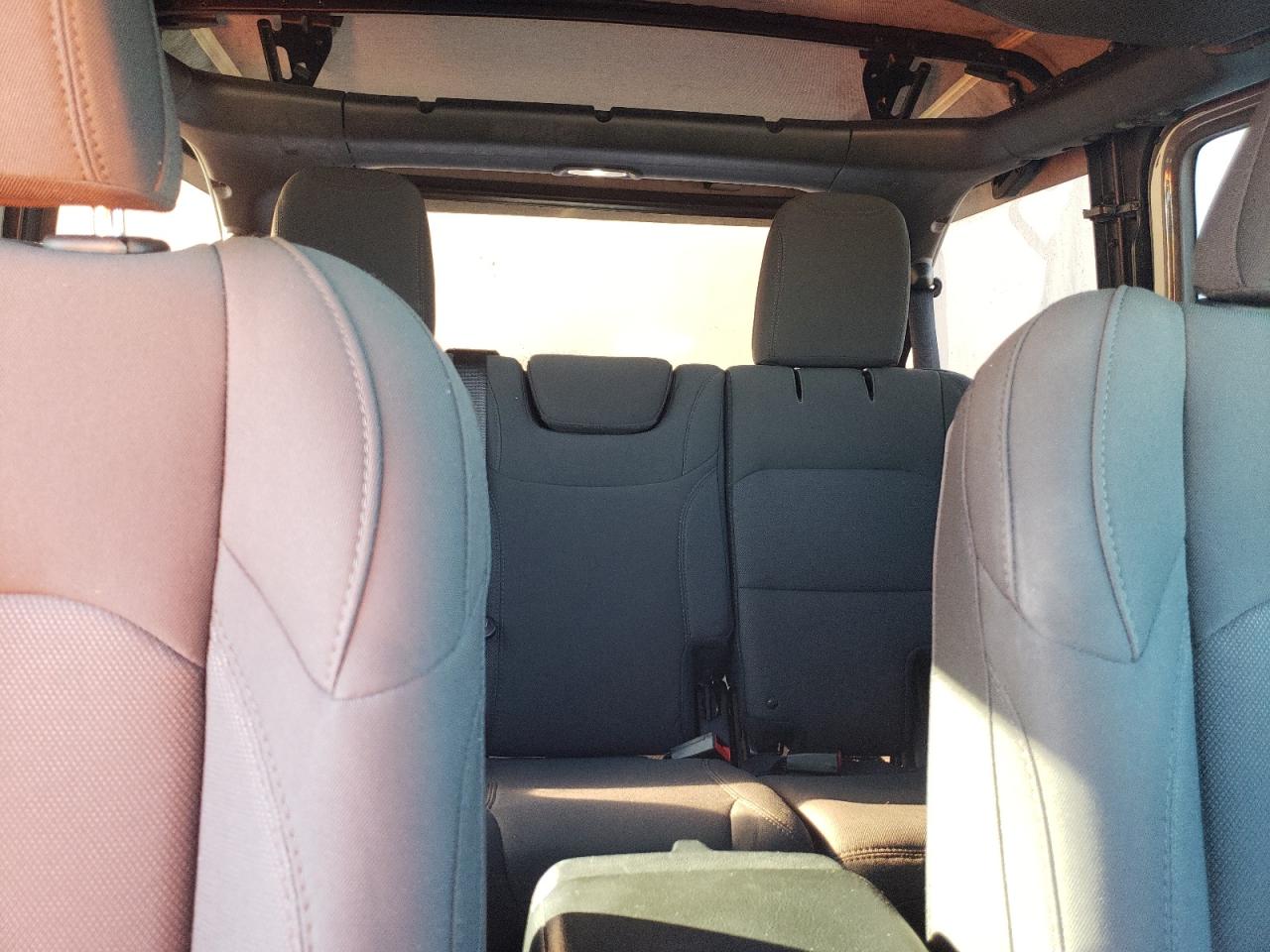 2018 Jeep Wrangler - Image 10