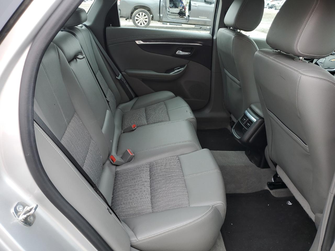 2017 Chevrolet Impala - Image 10