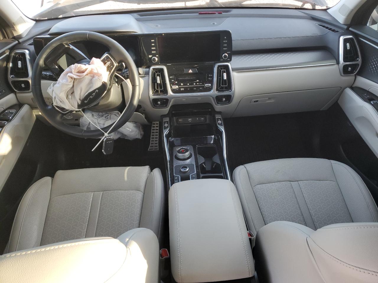 2023 Kia Sorento - Image 8