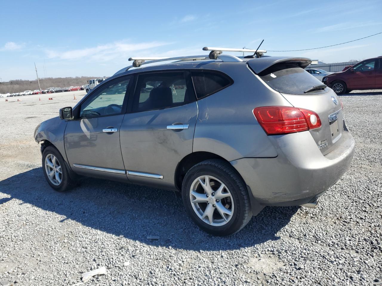 2011 Nissan Rogue - Image 2