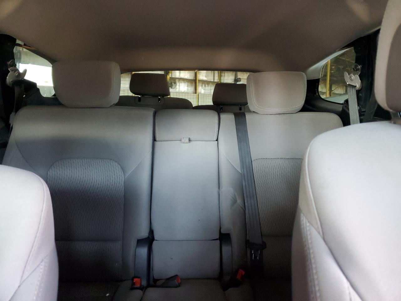 2017 Hyundai Santa Fe - Image 10