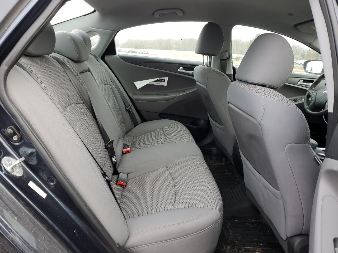 2011 Hyundai Sonata - Image 10