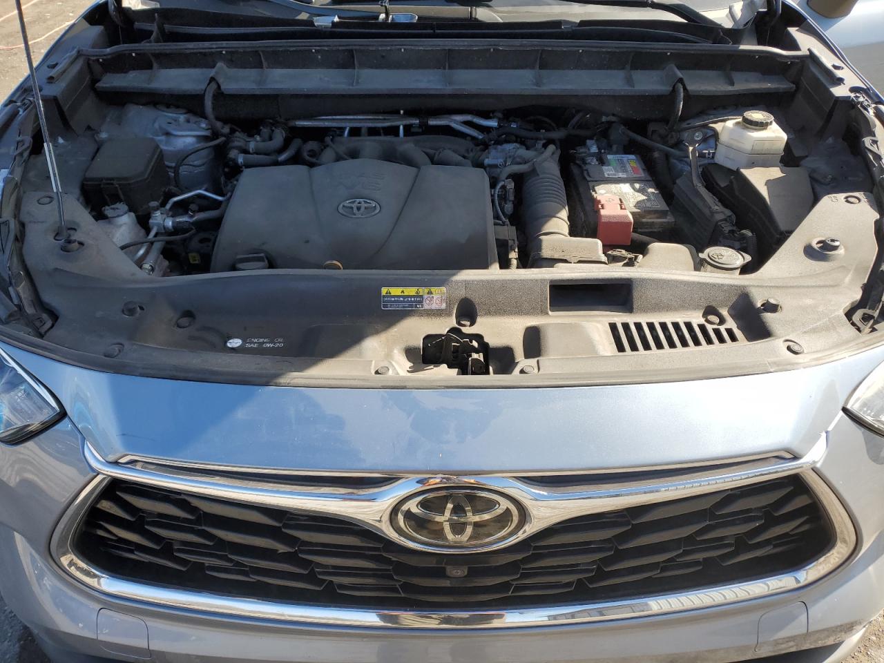 2021 Toyota Highlander - Image 13