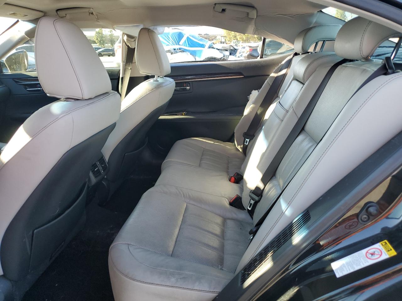 2016 Lexus ES - Image 11