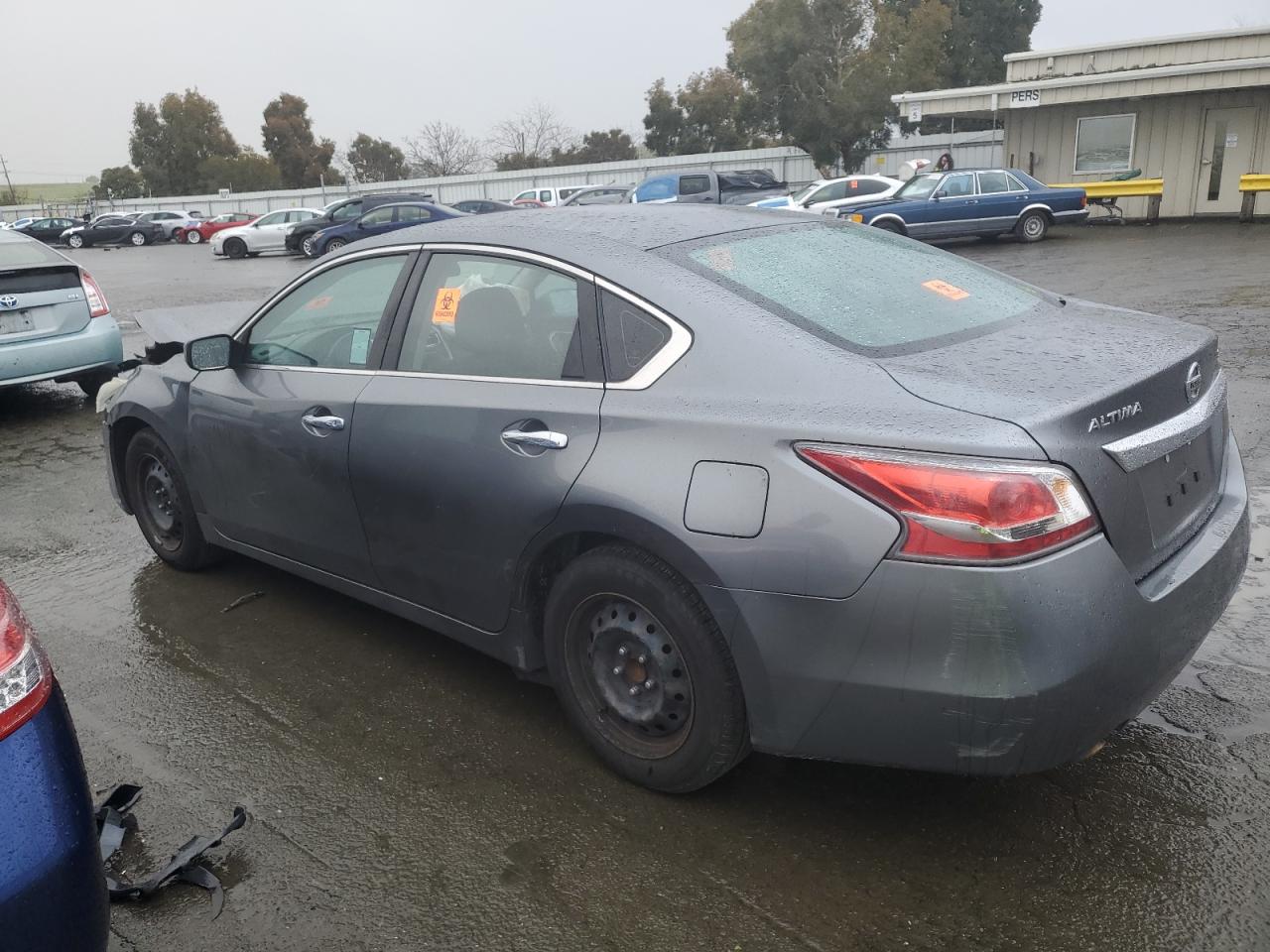 2015 Nissan Altima - Image 2