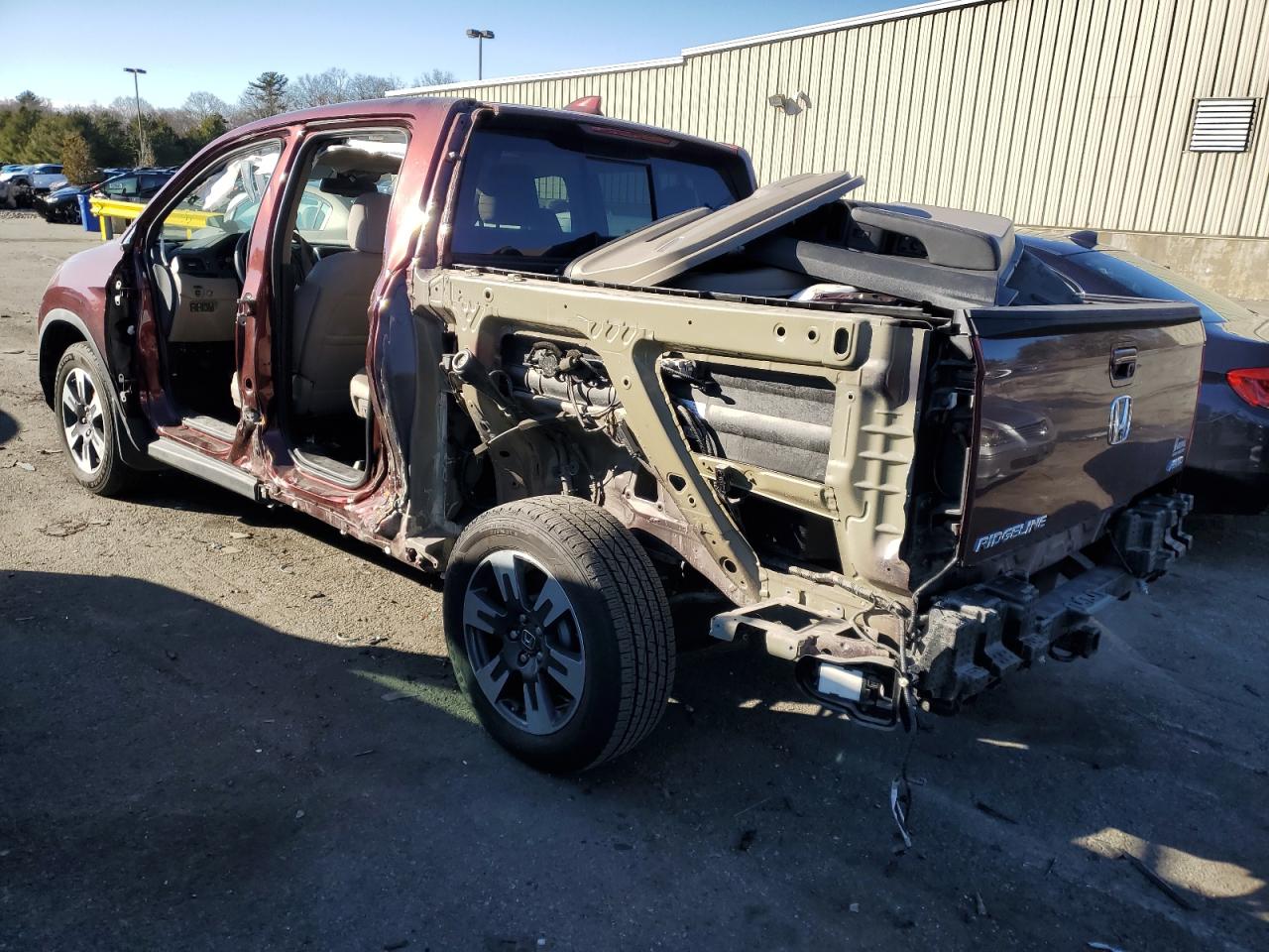 2019 Honda Ridgeline - Image 2