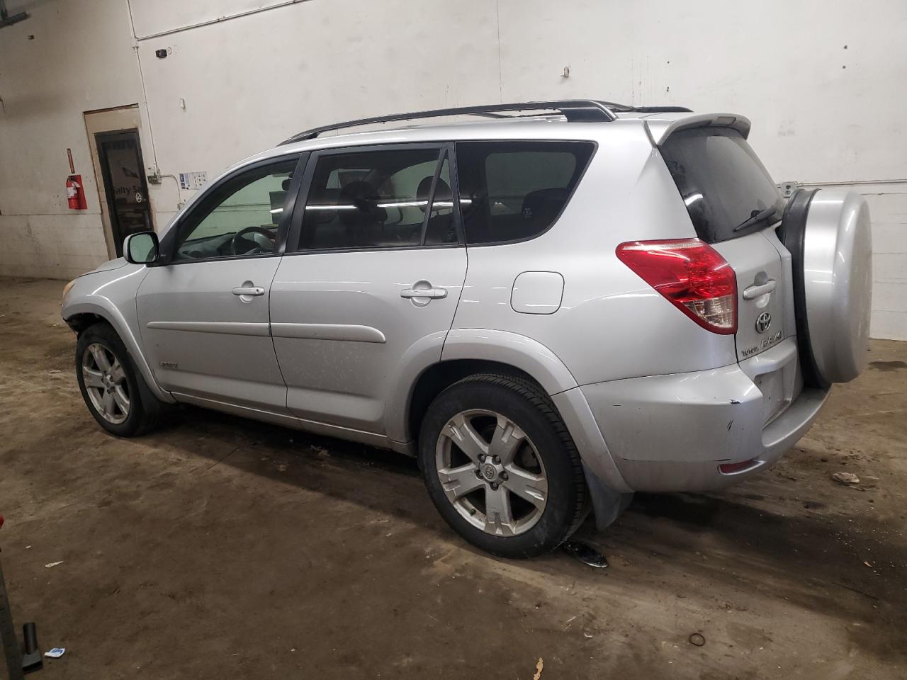 2007 Toyota RAV 4 - Image 2