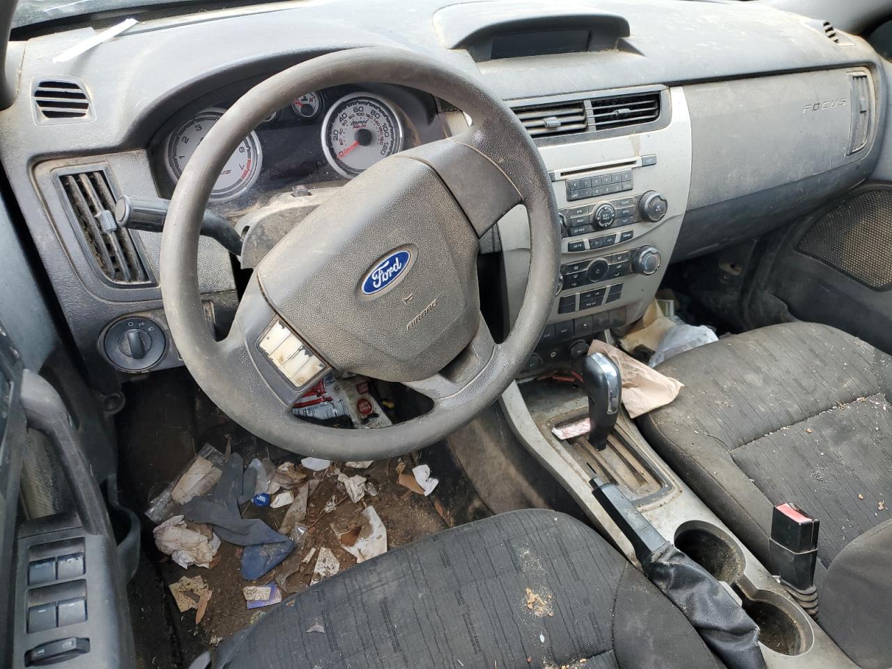 2010 Ford Focus - Image 8