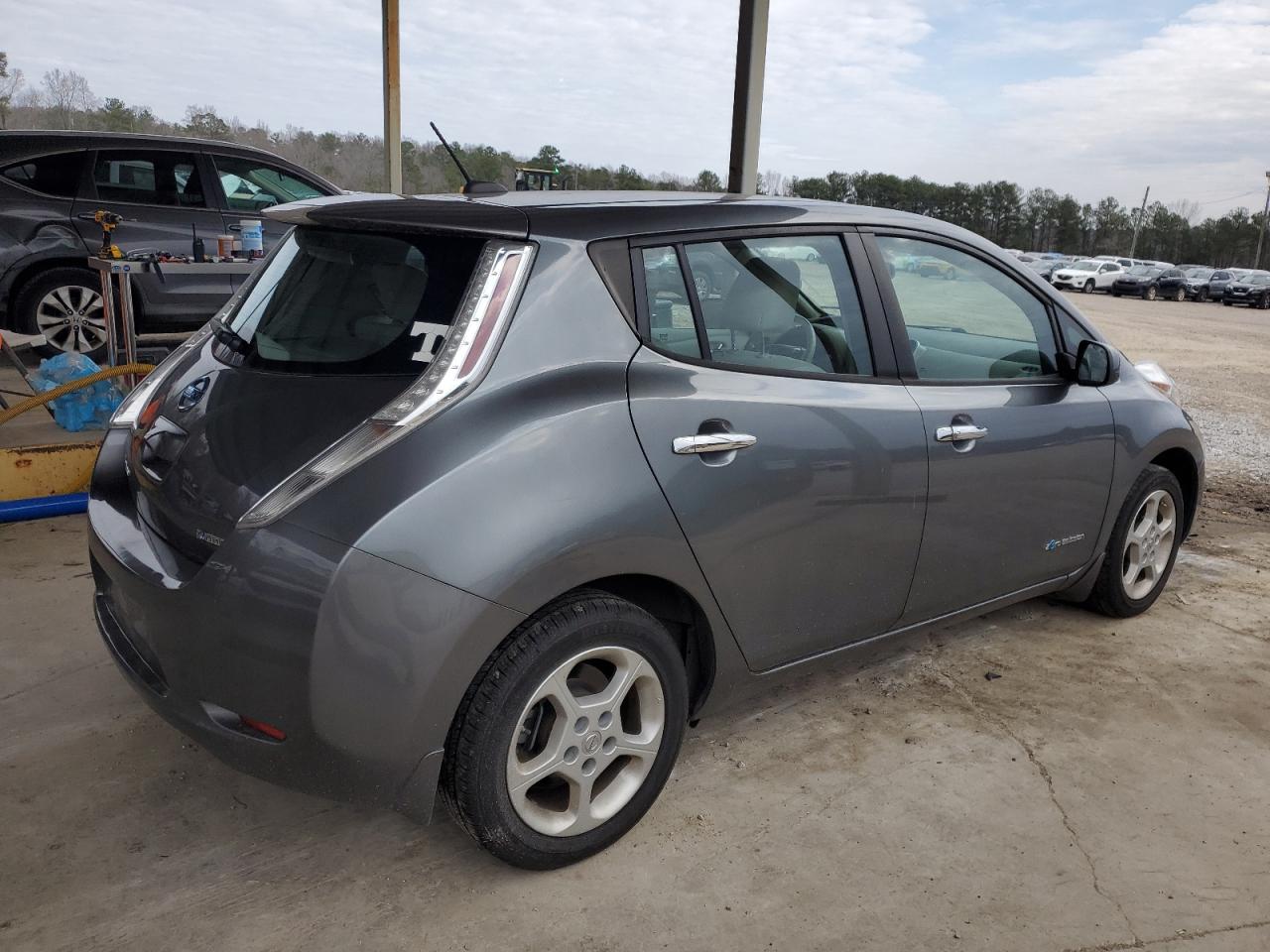 2015 Nissan Leaf - Image 3