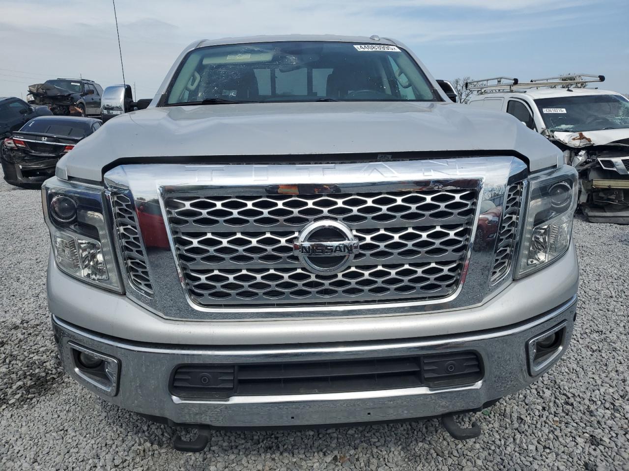 2017 Nissan Titan - Image 5