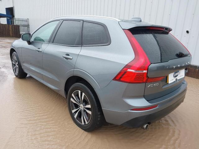 2020 VOLVO XC60 MOMEN