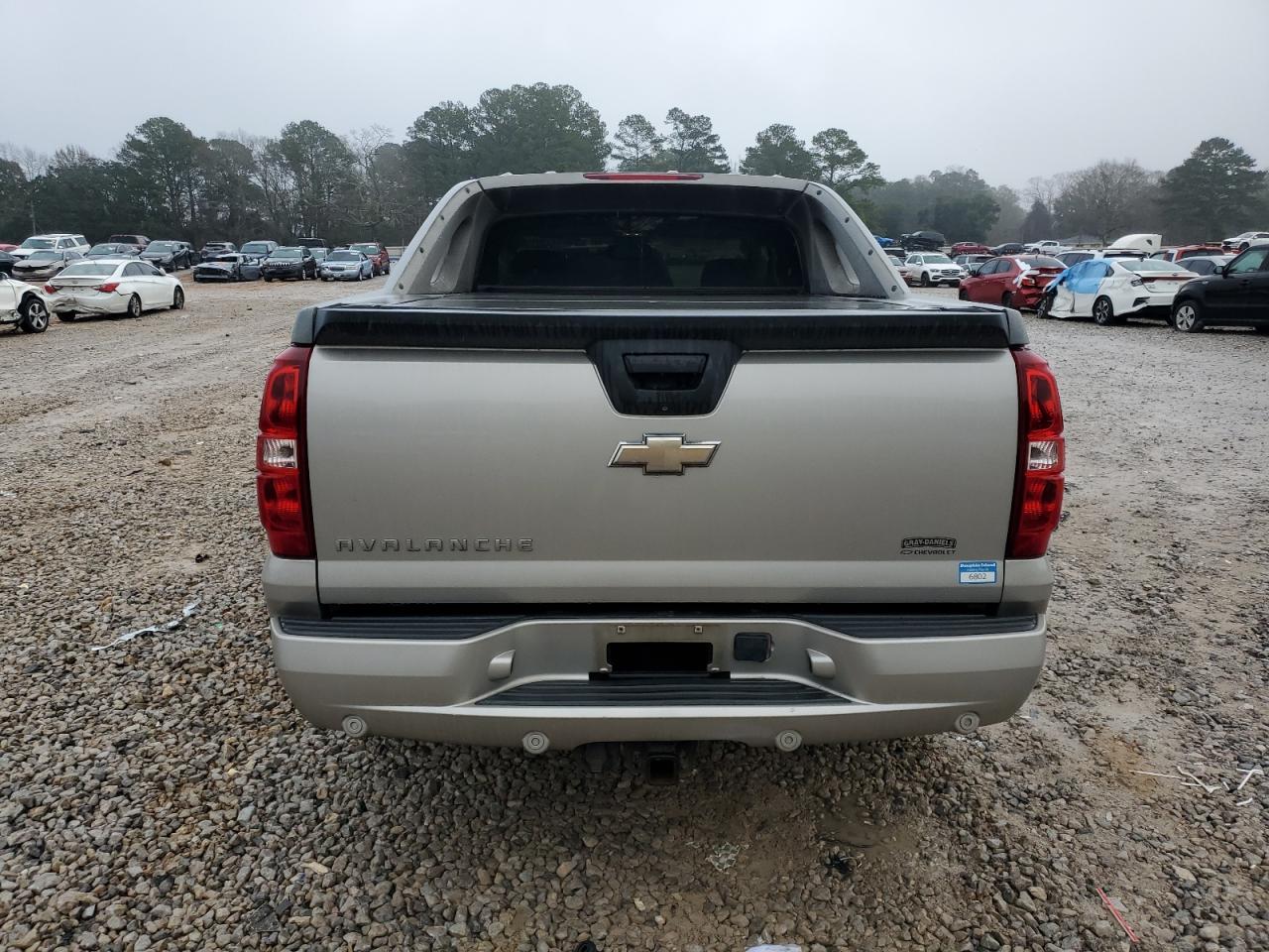 2009 Chevrolet Avalanche - Image 6