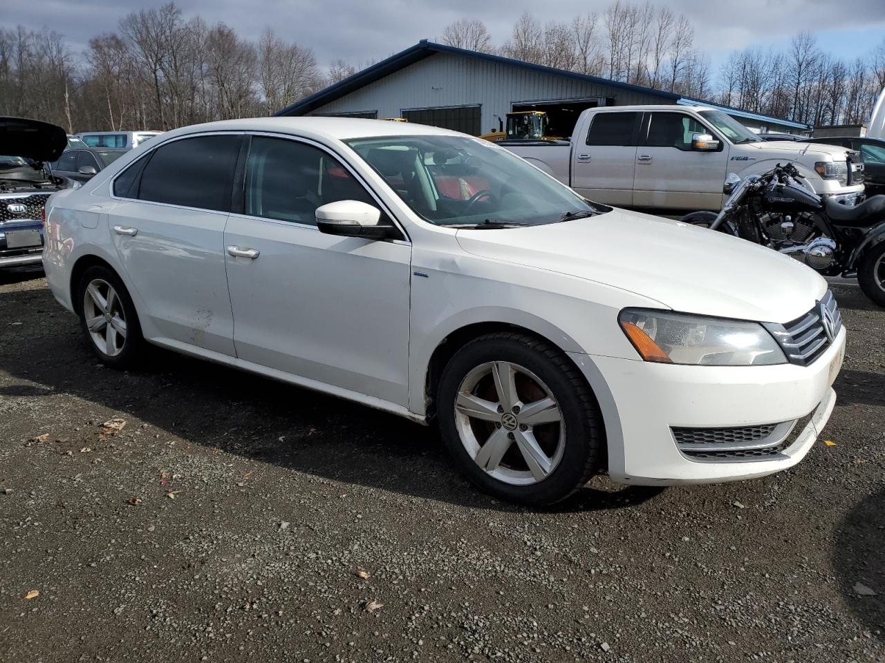 2014 Volkswagen Passat - Image 4