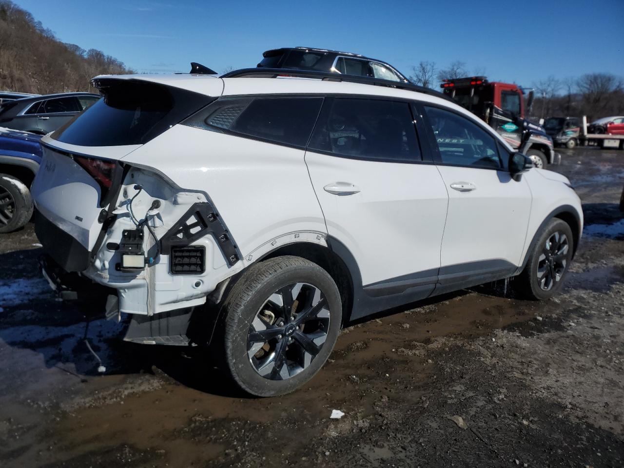 2023 Kia Sportage - Image 3