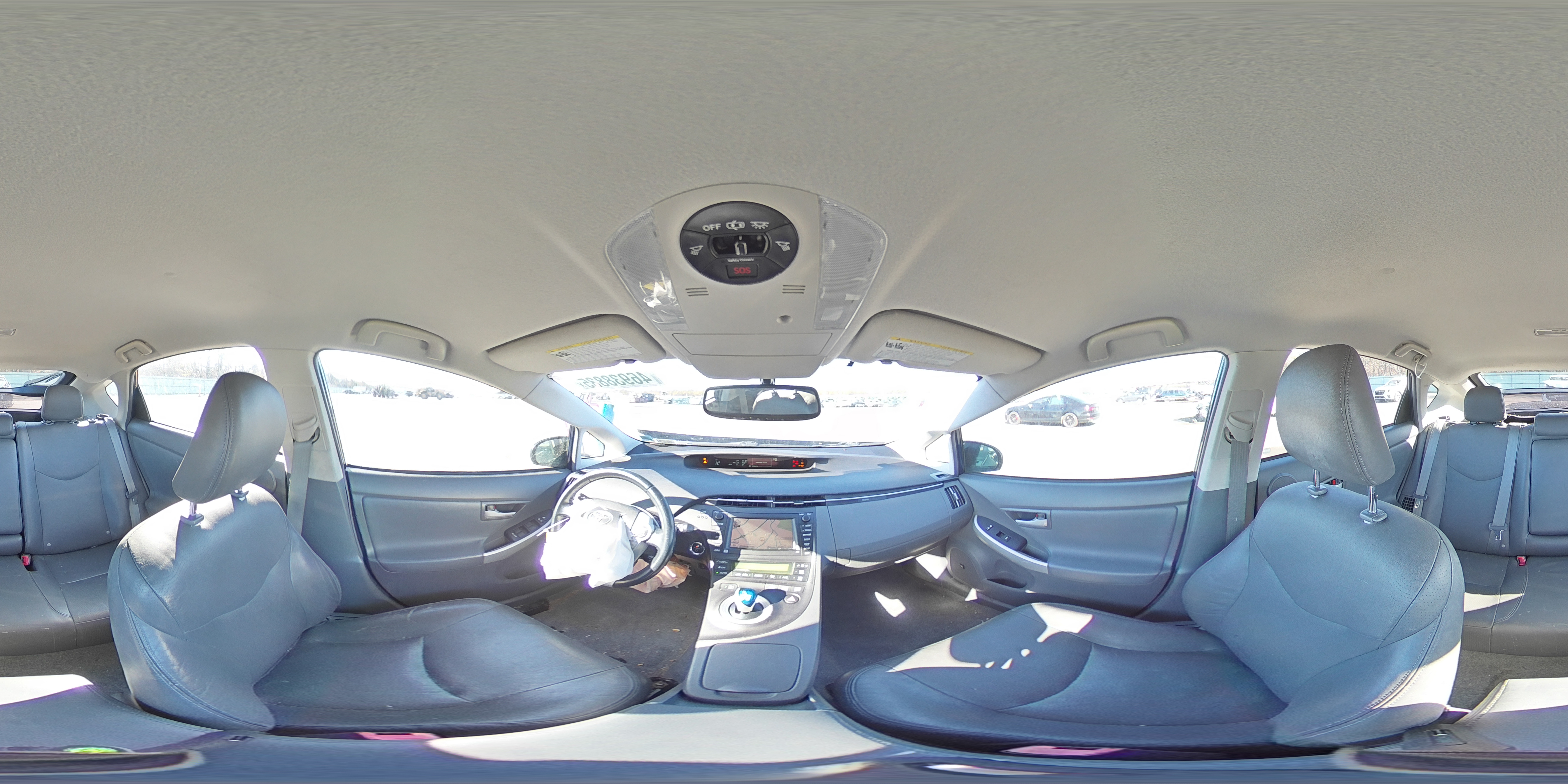 2011 Toyota Prius - Image 12