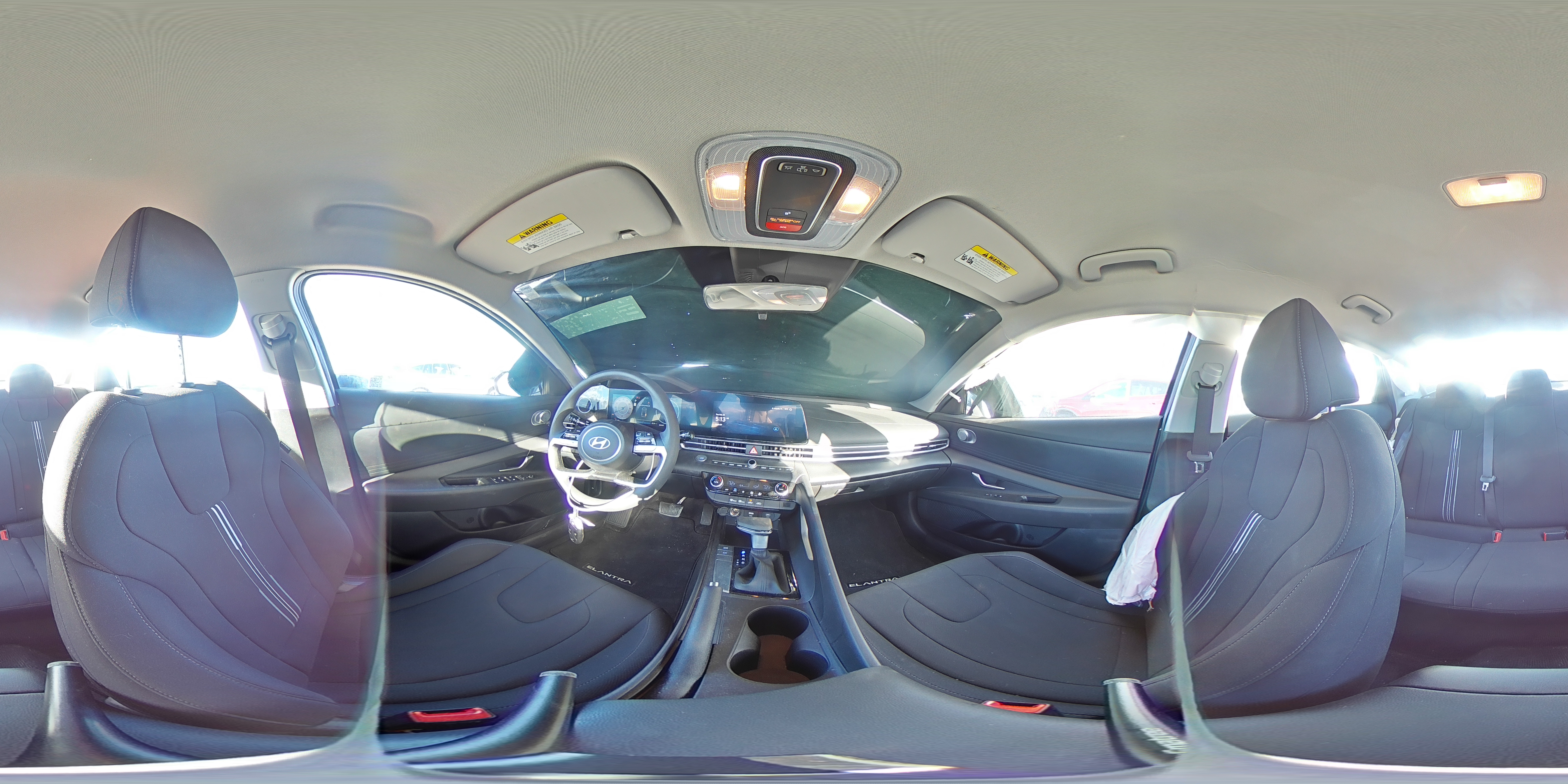 2024 Hyundai Elantra - Image 12